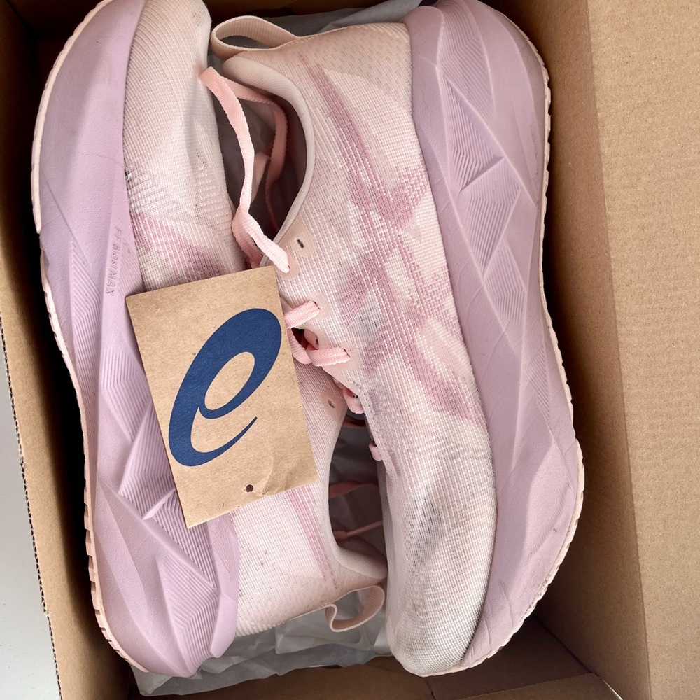 *New* ASICS Novablast 5 Pearl Pink